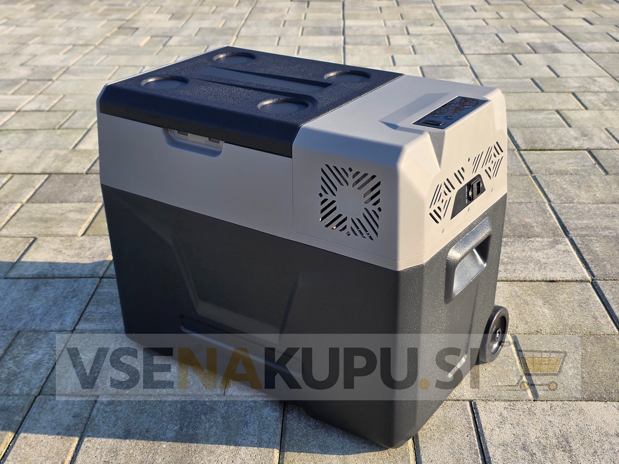 12V kompresorski hladilnik za avto CoolBox 40L – 12/24/220V za kampiranje in avtodom