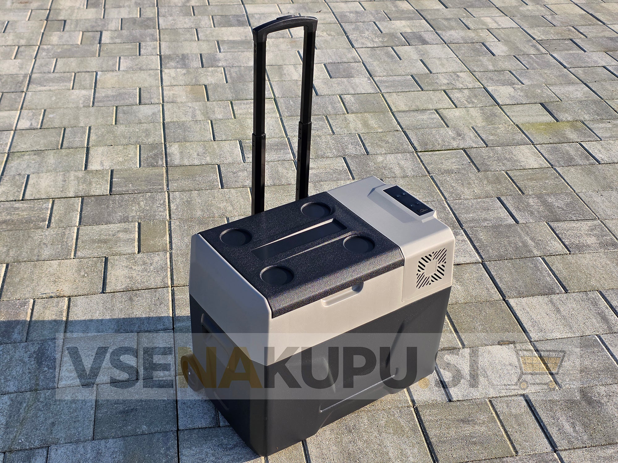 12V kompresorski hladilnik za avto CoolBox 40L – 12/24/220V za kampiranje in avtodom