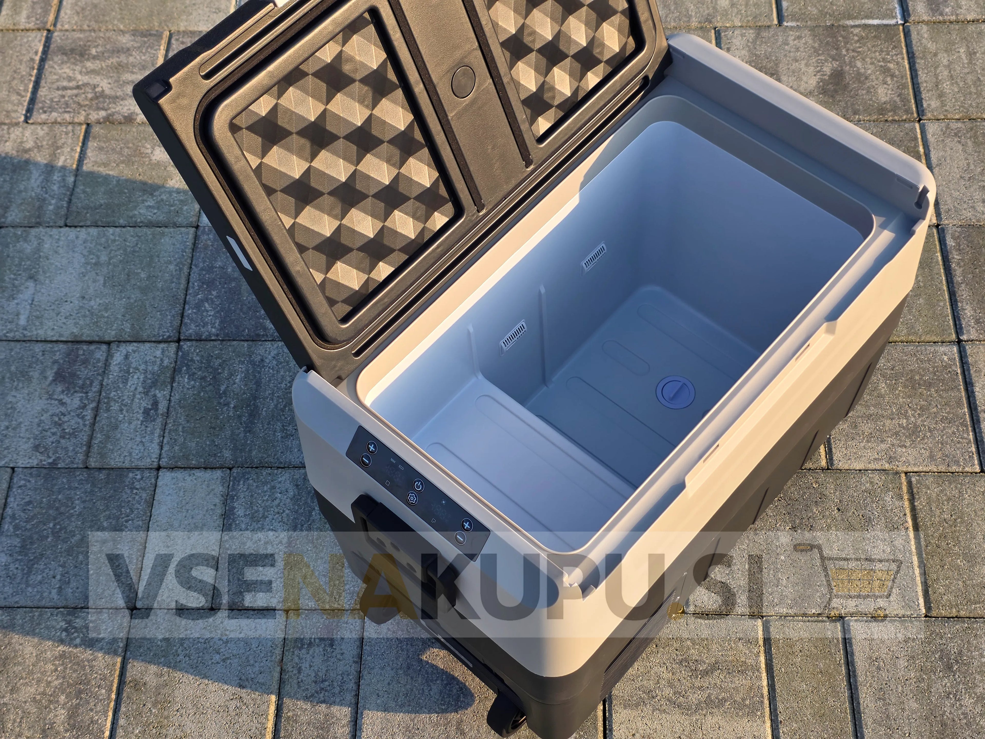 12V kompresorski hladilnik CoolBox 45L dvoconski – 12V/24V/220V