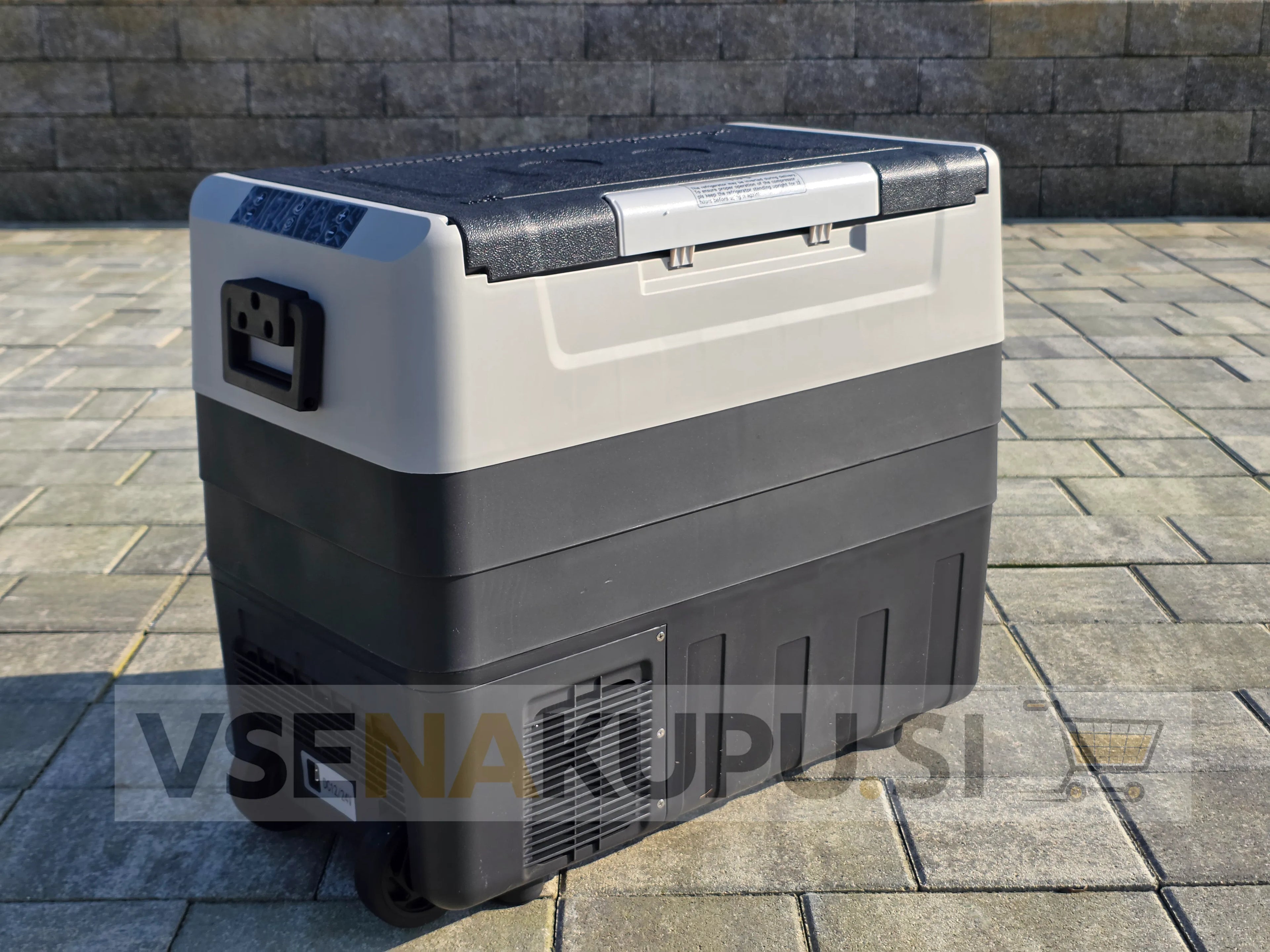 Dvoconski kompresorski hladilnik CoolBox 55L- 12V/24V/220V – za avto, kamp in dom