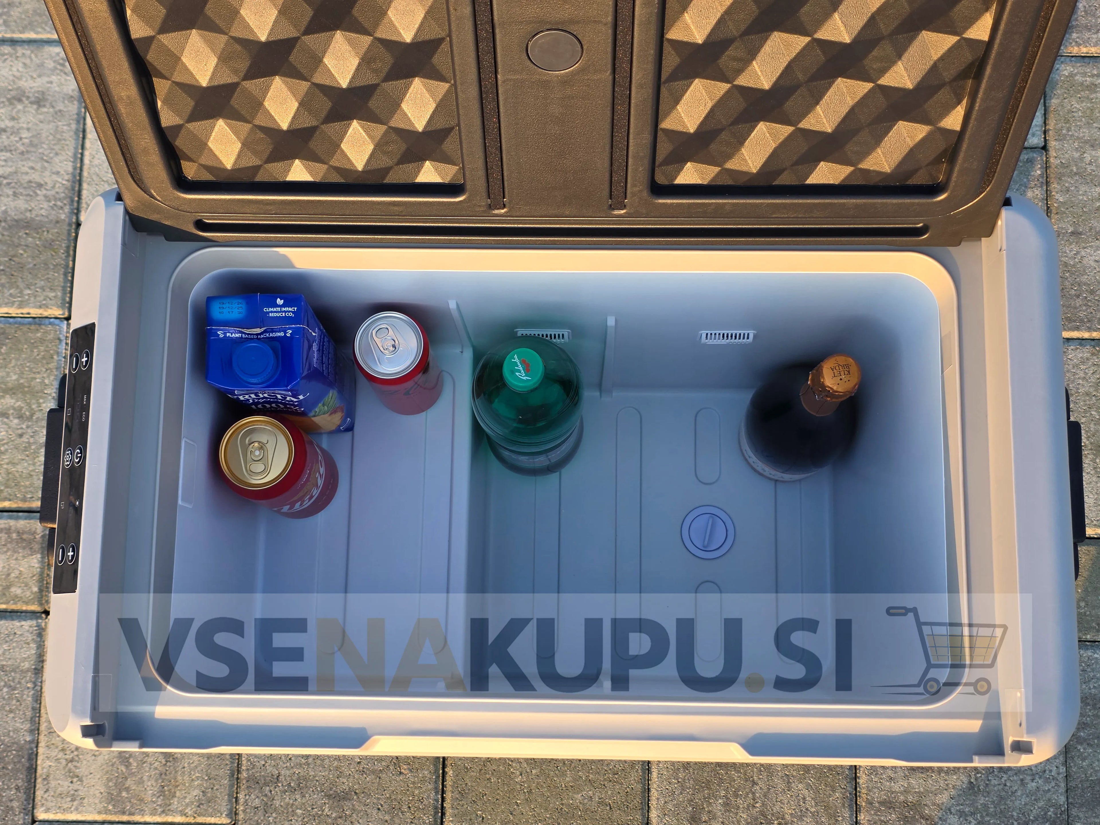 Dvoconski kompresorski hladilnik CoolBox 55L- 12V/24V/220V – za avto, kamp in dom
